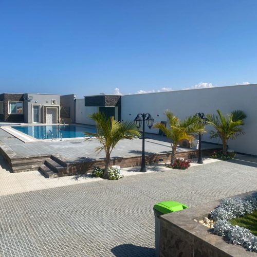 شركة عروس البحر العالمية للمقاولات العامة هي شركة متخصصة في المقاولات العامة ، وتُعد من الشركات الرائدة في تنفيذ أحواض السباحة والنوافير بجميع أنواعها وأشكالها، إضافةً إلى أعمال تشطيب المباني وفق أعلى معايير الجودة والدقة الفنية. للتواصــل معنــا 📍 العنوان: مصراتة – الدائري الرابع مقابل عمارات 9 يوليو ✉️ البريد الإلكتروني: info@imfgc.ly 📞 أرقام الهاتف: 0915997744 | 0925997744