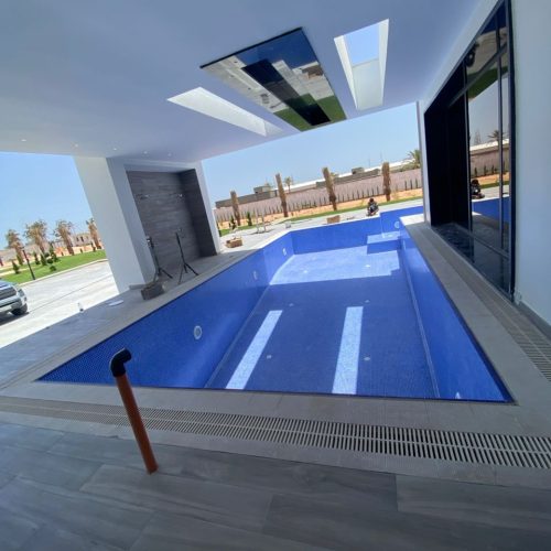 شركة عروس البحر العالمية للمقاولات العامة هي شركة متخصصة في المقاولات العامة ، وتُعد من الشركات الرائدة في تنفيذ أحواض السباحة والنوافير بجميع أنواعها وأشكالها، إضافةً إلى أعمال تشطيب المباني وفق أعلى معايير الجودة والدقة الفنية.